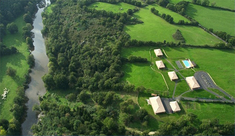 Gite et nature sur le coteau  40 m au dessus du niveau de la Svre.