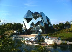 Vivez des aventures interactives et sensorielles au Futuroscope de Poitiers.